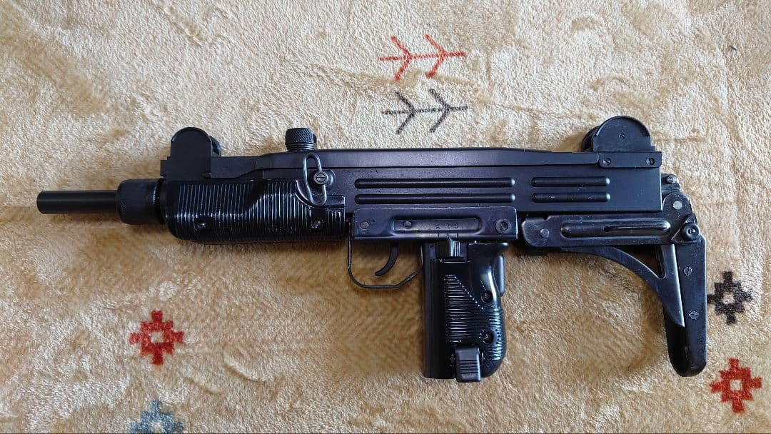 MARUSHIN UZI サブマシンガン