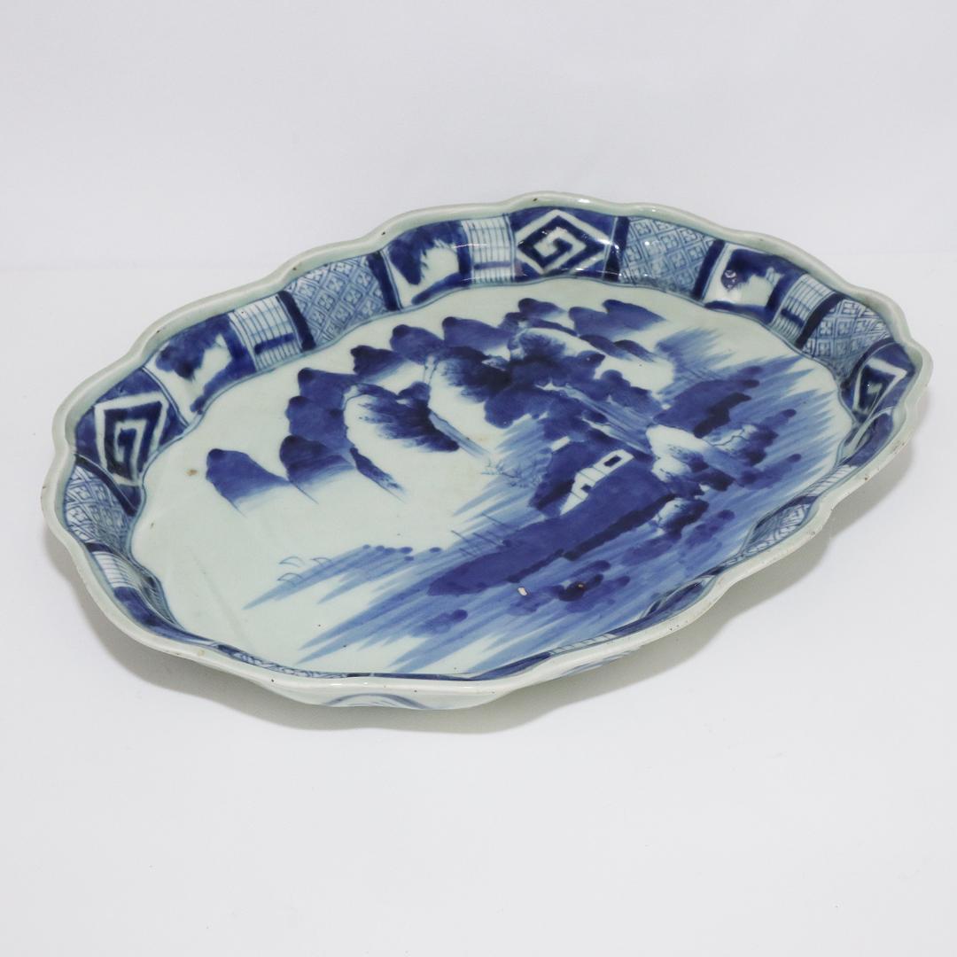 古伊万里 大皿 染付 在銘 龍 山水　幅32.5cm