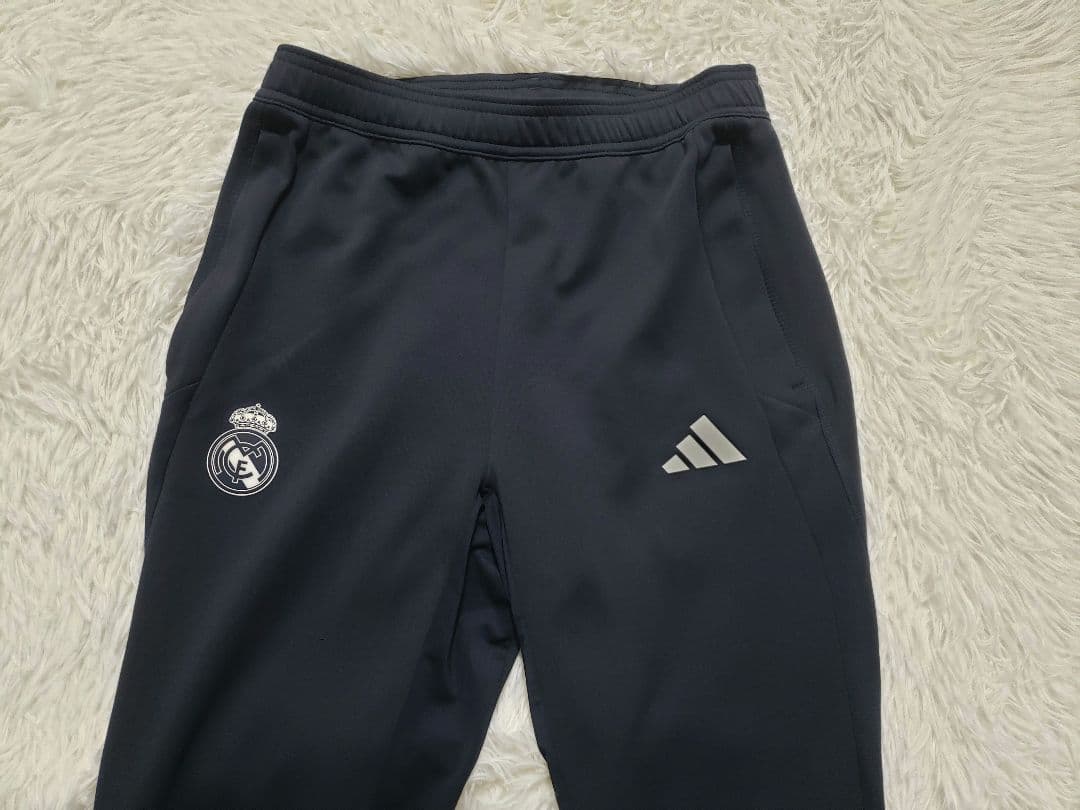 ​【極美品】レアルマドリー ティロ 23 トレーニング 上下セット (Lサイズ)