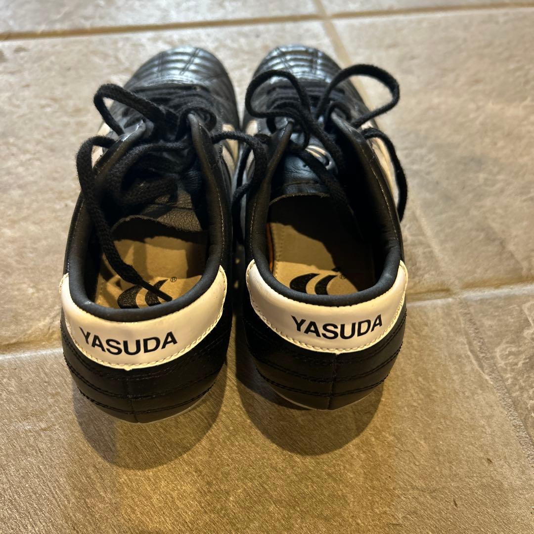 YASUDA サッカー スパイク 黒/白