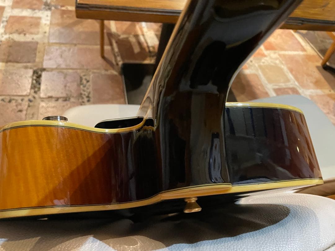 ギター Epiphone Zephyr Blues Deluxe VS