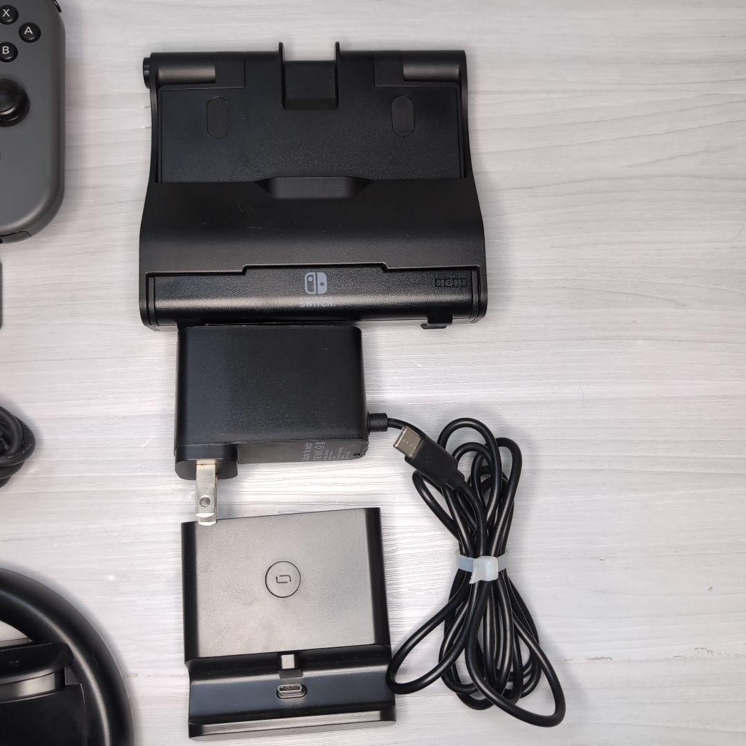 【中古】Nintendo Switch 本体 + コントローラ + 付属品セット