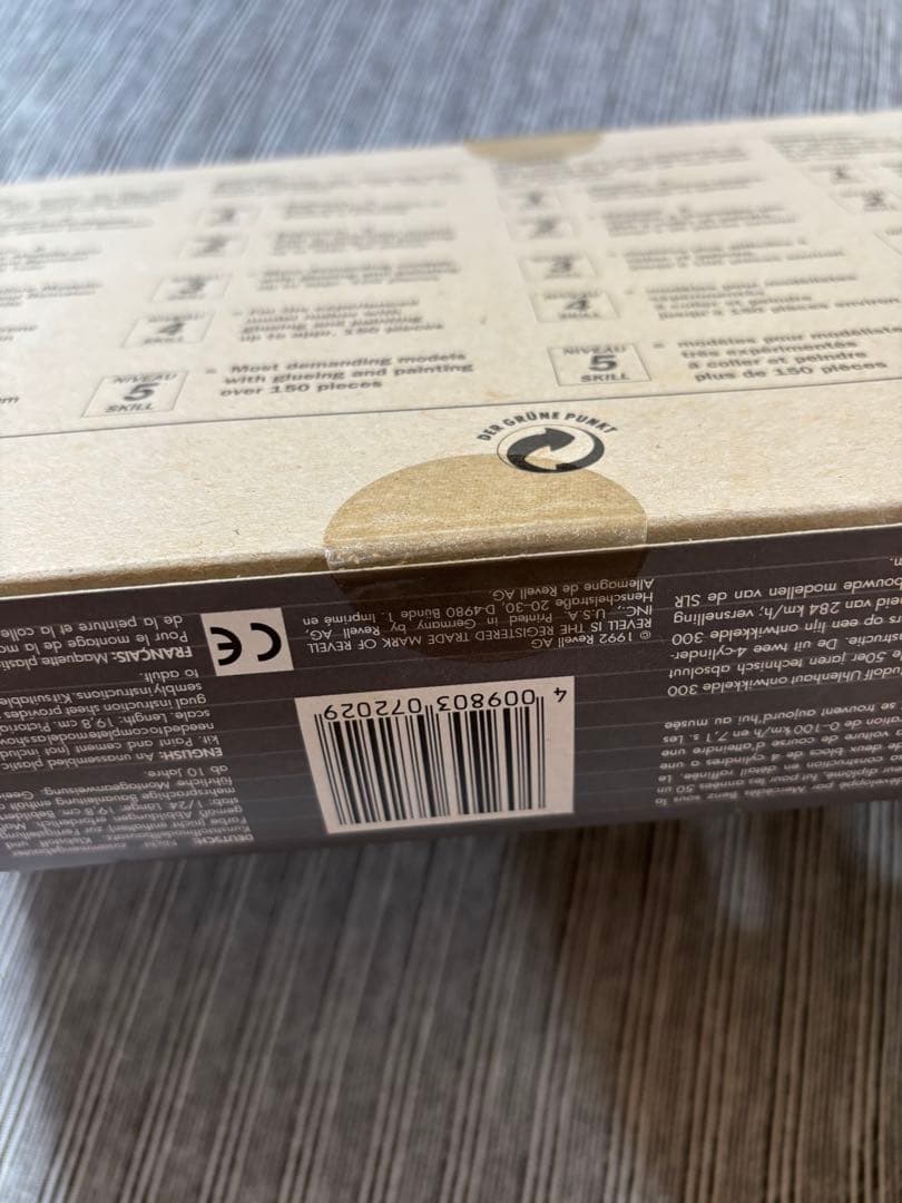 Revell Mercedes 300 SLR 1:24 プラモデル