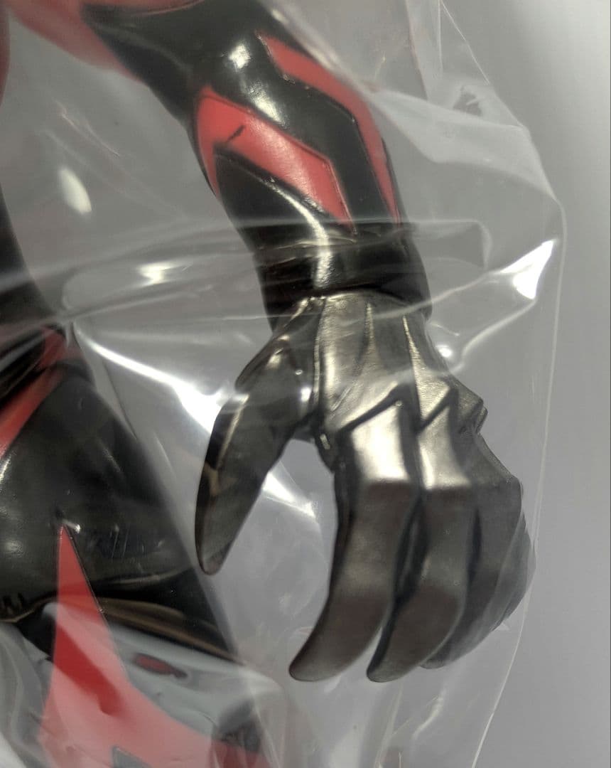 【未開封タグ付】ブルマァク ウルトラマンベリアル（新造型）赤塗装・顔と爪ガンメタ