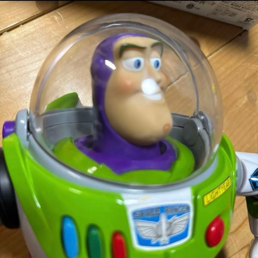 トーキングフィギュア　バズ・ライトイヤー