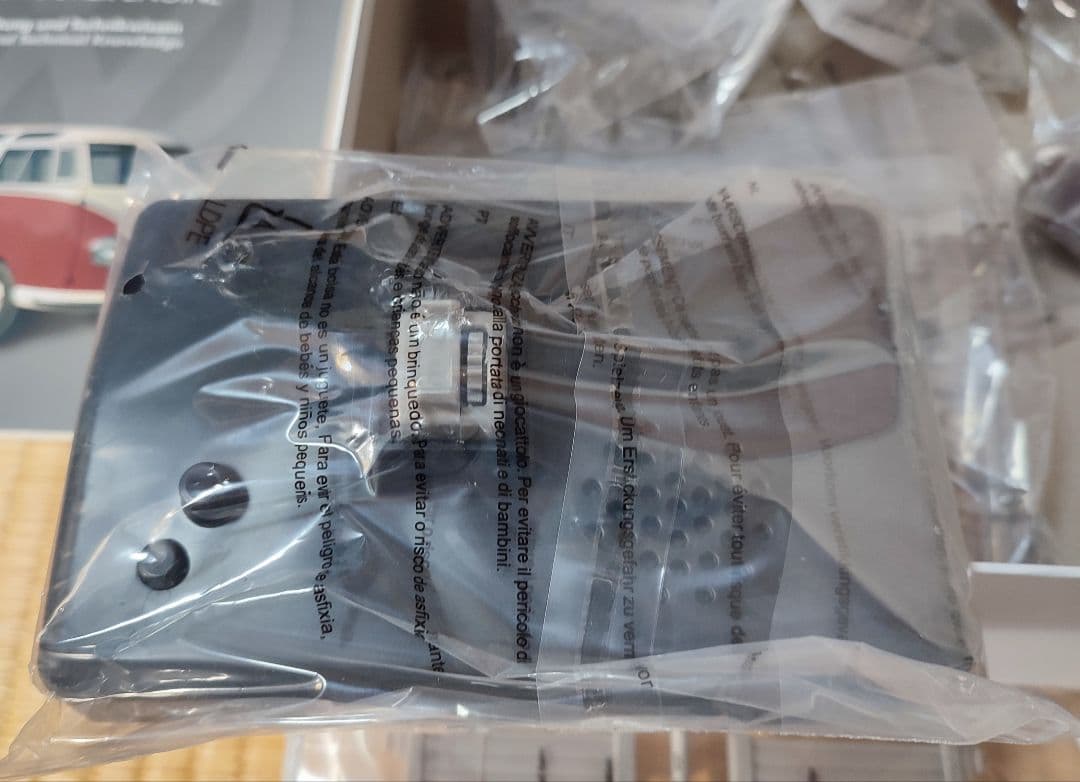 FRANZIS フランジス　１/４スケール　VW４気筒水平対向エンジンプラモデル