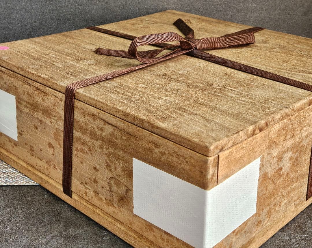 【本物保証❗】名品❗江戸時代初期　 初期伊万里青磁　鎬造　29.8cm三脚大兜鉢