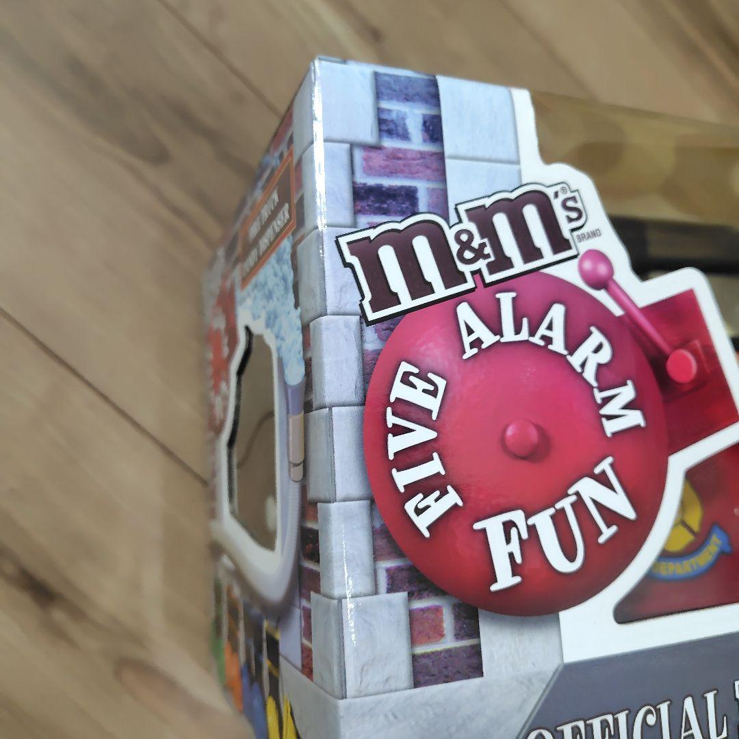 限定品 m&m's 消防車フィギュア ファイヤーマントラック　エムアンドエム