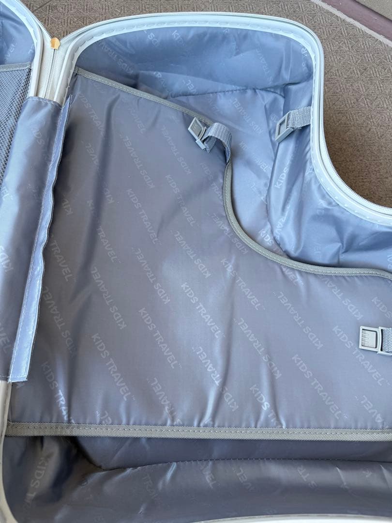 [キッズトラベル] 【子連れ旅行に革命 折りたたみタイプ子が乗れるキャリーケース