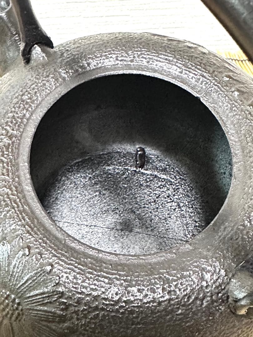 新品、未使用、供箱等付属品付　南部盛栄堂造　柚子菊　南部鉄瓶 南部鉄器　鉄瓶