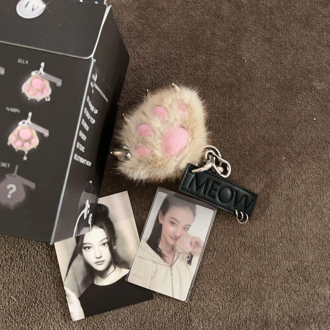 MEOVV エラ　JELLY PAW キーリング　トレカ