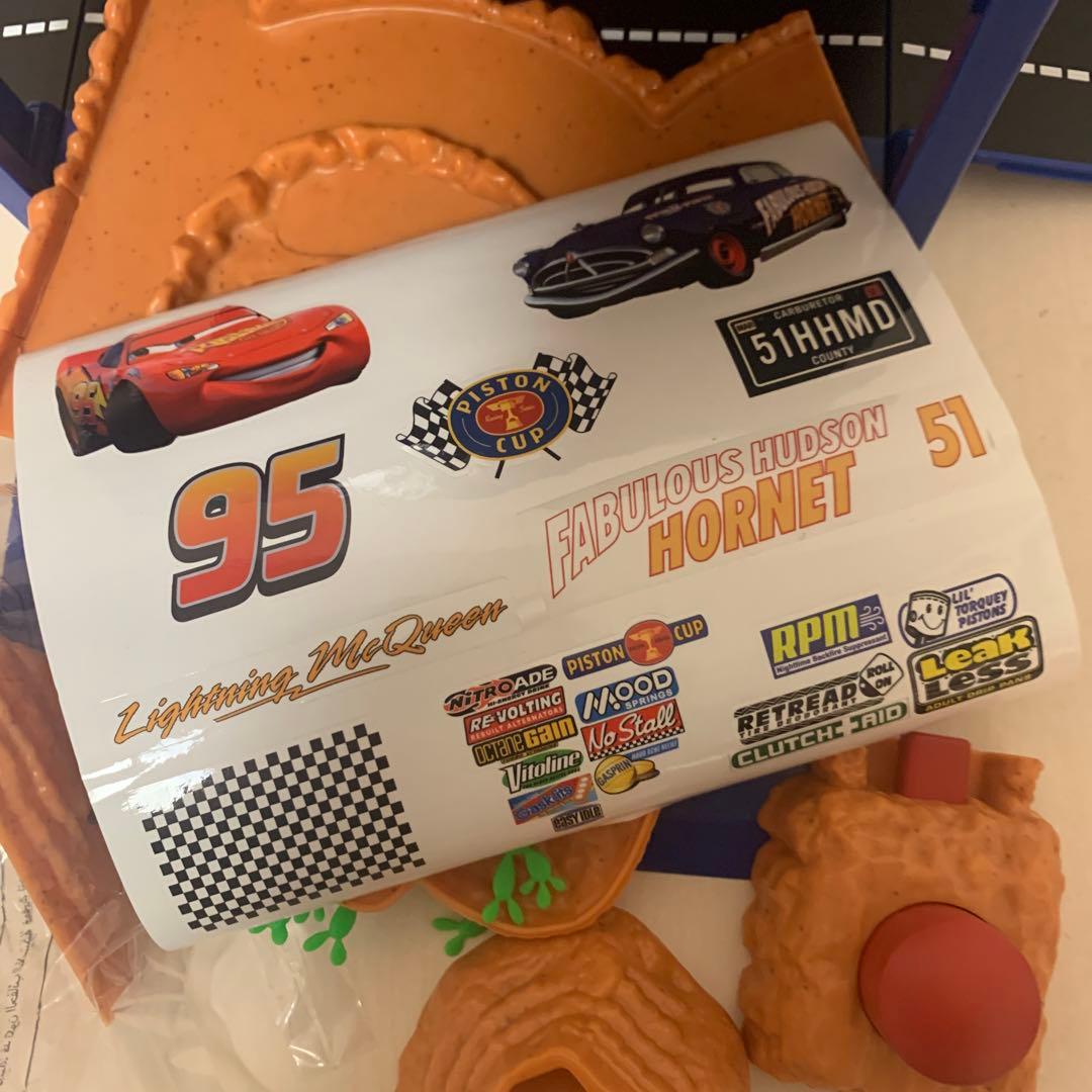 Pixar カーズ　ライトニングマックイーン ドッグハドソン プレイセット