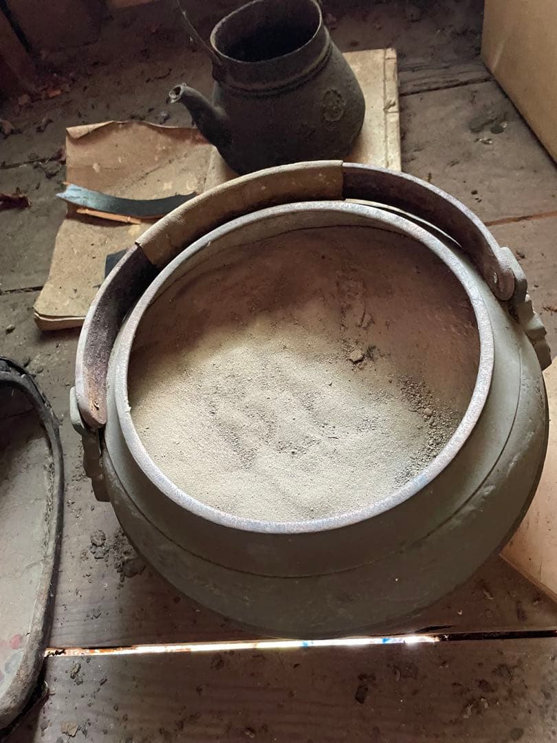 龍彫刻の鉄製容器 骨董品