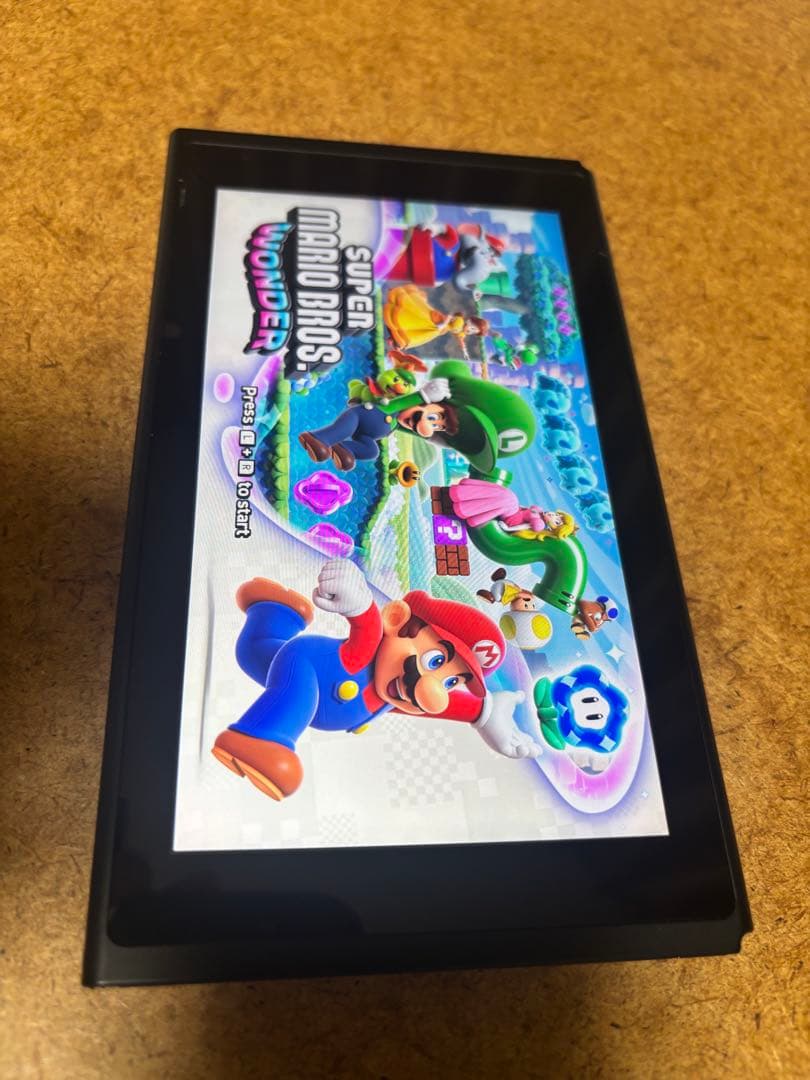 ニンテンドー　Switch バッテリー強化版　2023年製