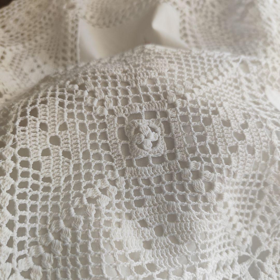 イギリスヴィンテージ　クロッシェ編みレース　色糸刺繍パネル　マルチカバー