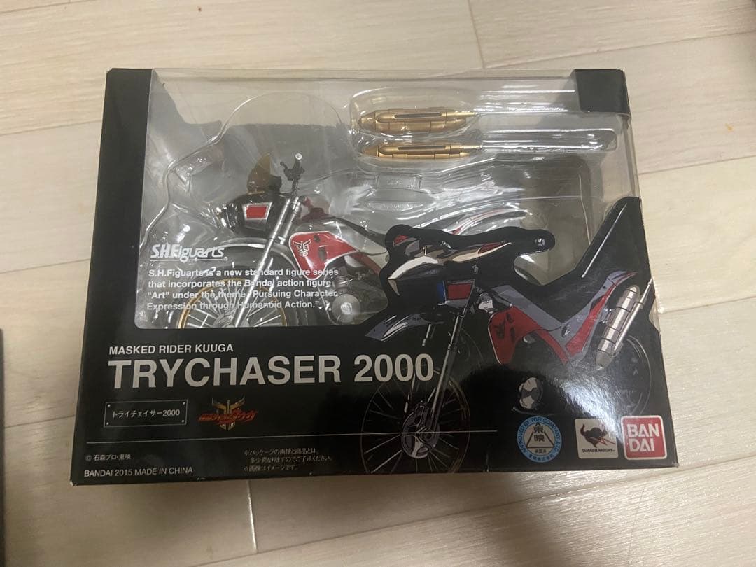 真骨頂 仮面ライダークウガマイティフォーム&トライチェイサー2000