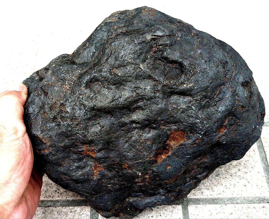 ひかる★マグネタイト原石★本宿コールドロン転石【川ズレ・ウブ・比重〜5】