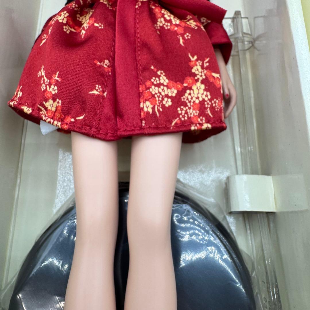 バービー　ファッションモデルコレクション　シノワズリレッドムーン　ゴールドラベル