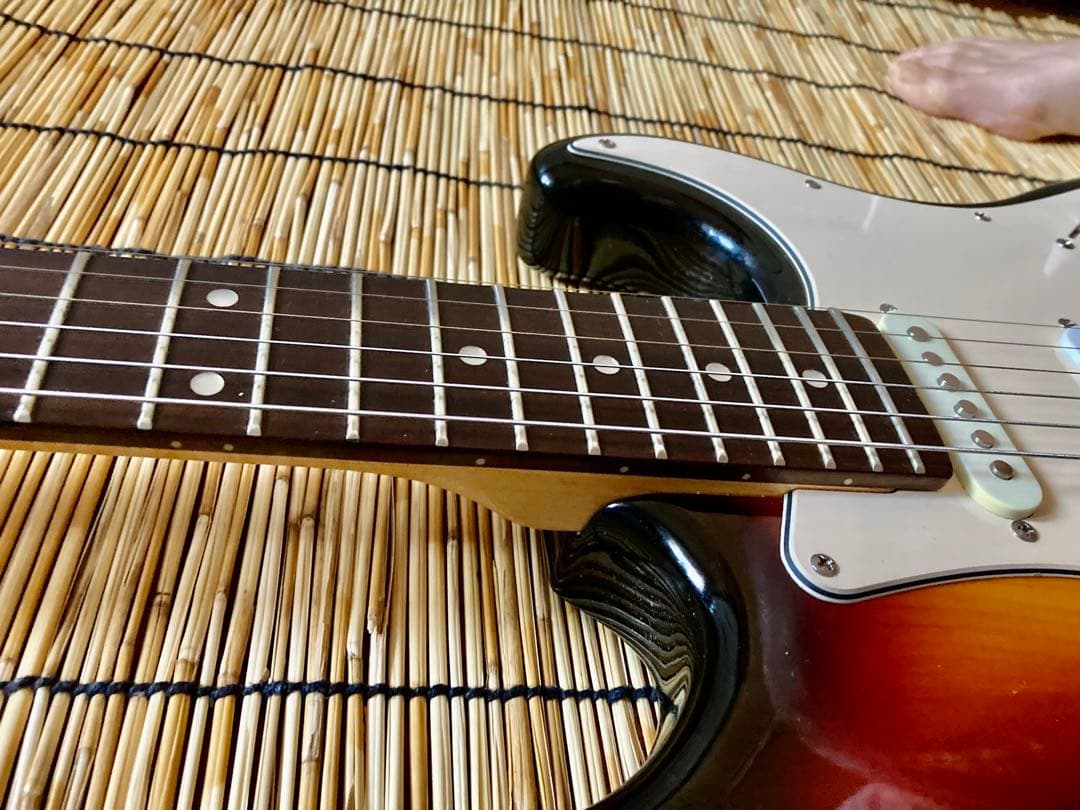 ☆美品　ローノイズで多機能搭載　BUSKERS SSH ST