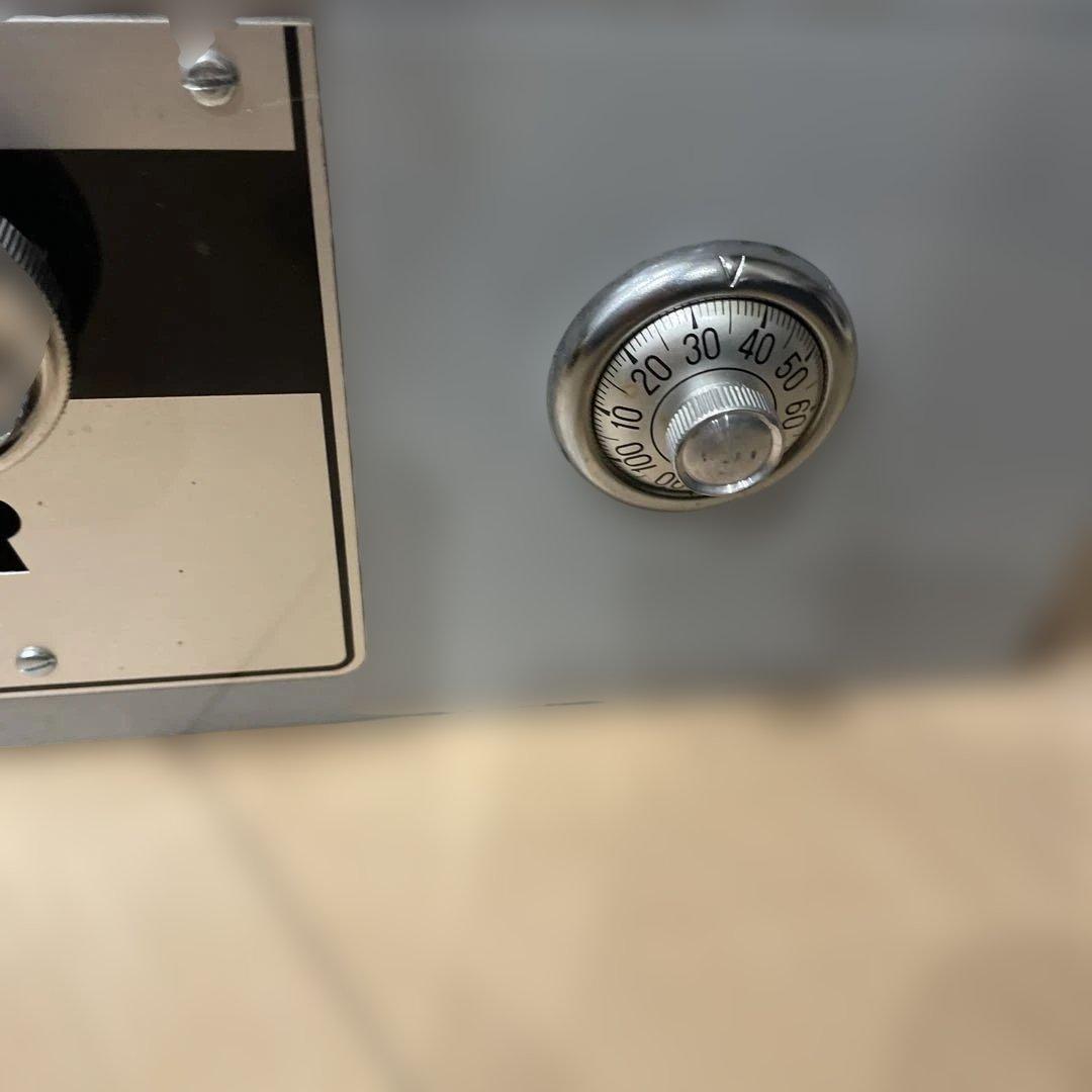 内田 ウチダ手提げ金庫 CASH BOX UCHIDA 鍵付き 125-0101