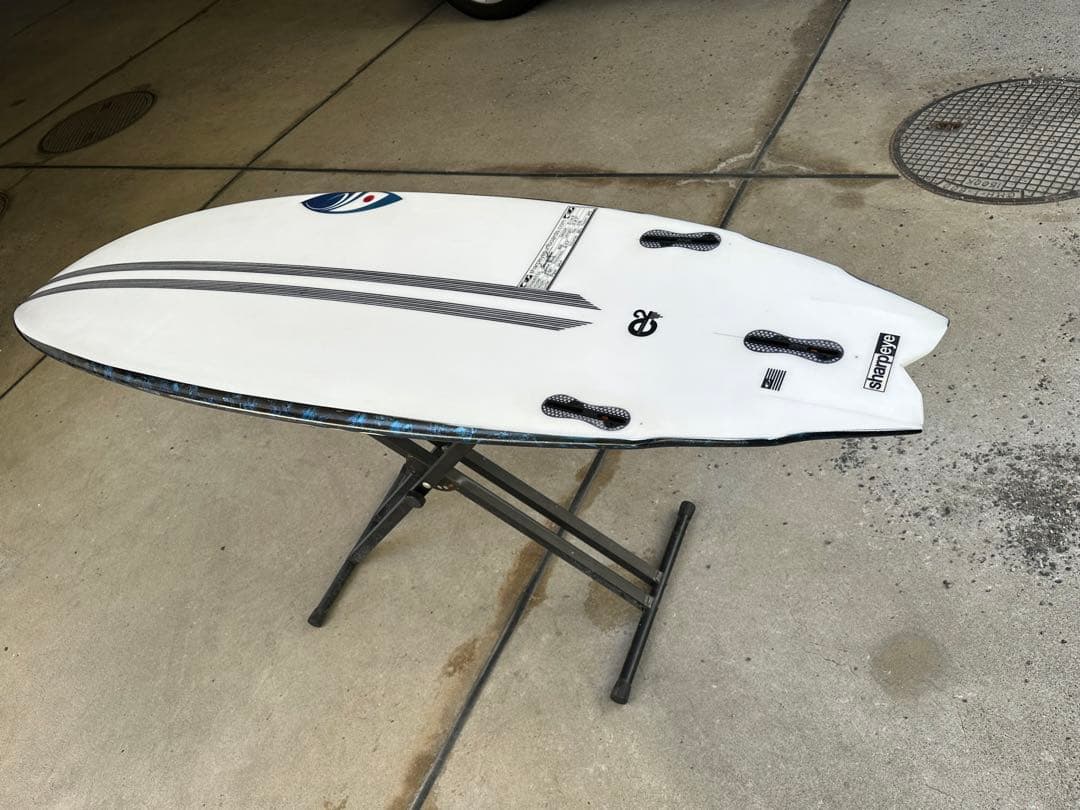 シャープアイサーフボードのディスコテックのEPSボードです。