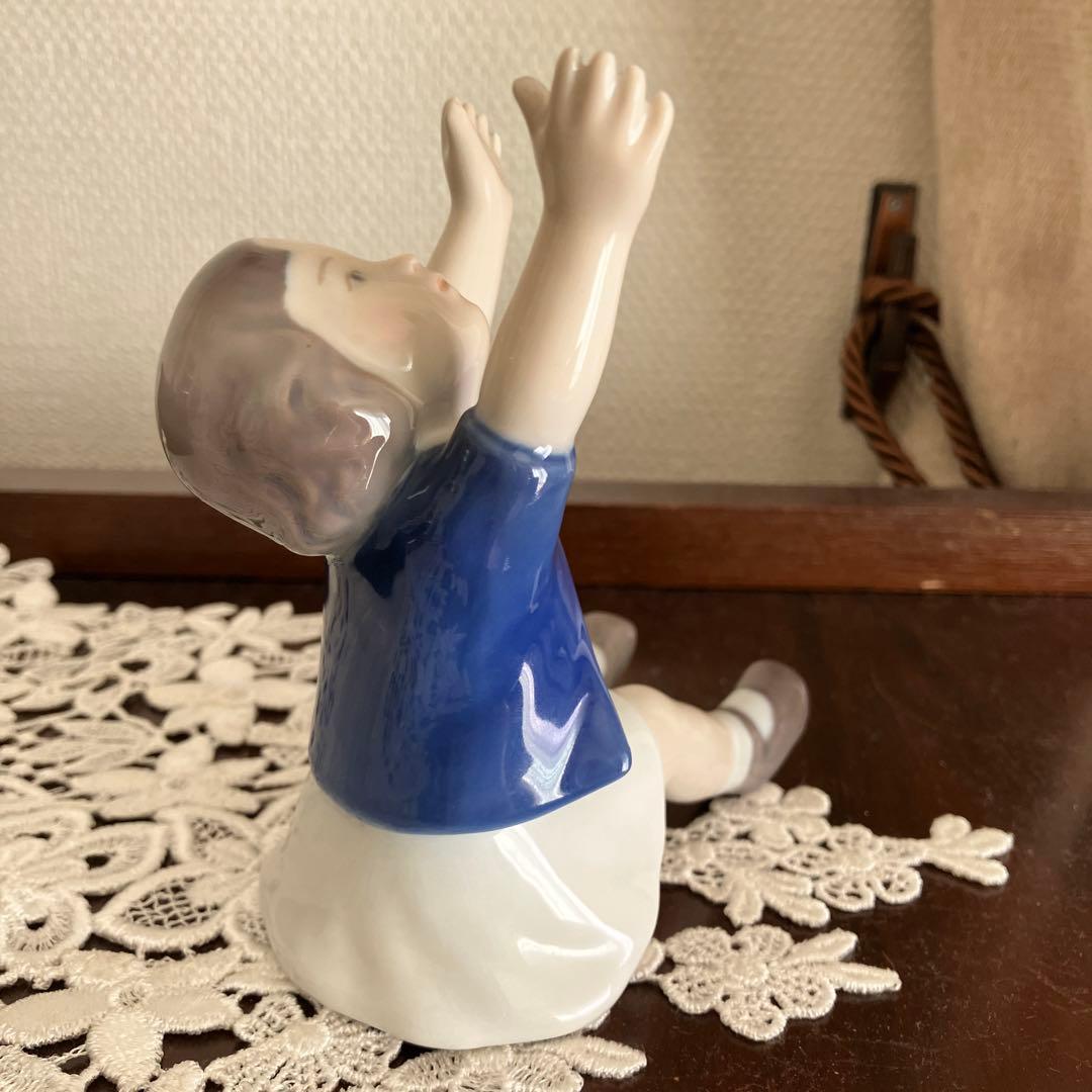 ロイヤルコペンハーゲン　フィギュリン　両手を広げる女の子