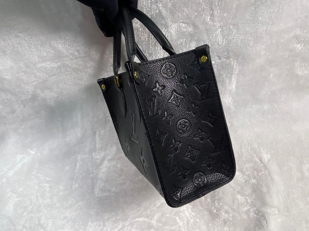 Louis Vuitton 黒のハンドバッグ/ショルダーバッグ
