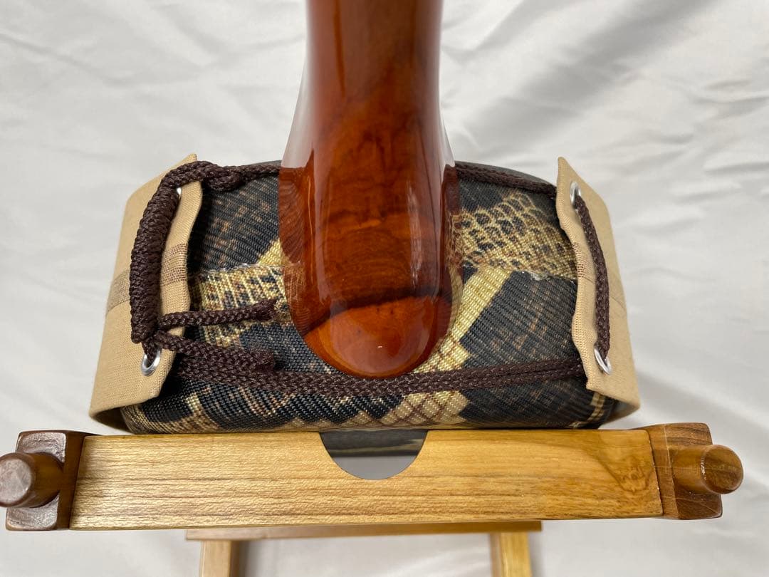 沖縄三線 実入りチーク/チュン木 人工皮 スンチ塗り