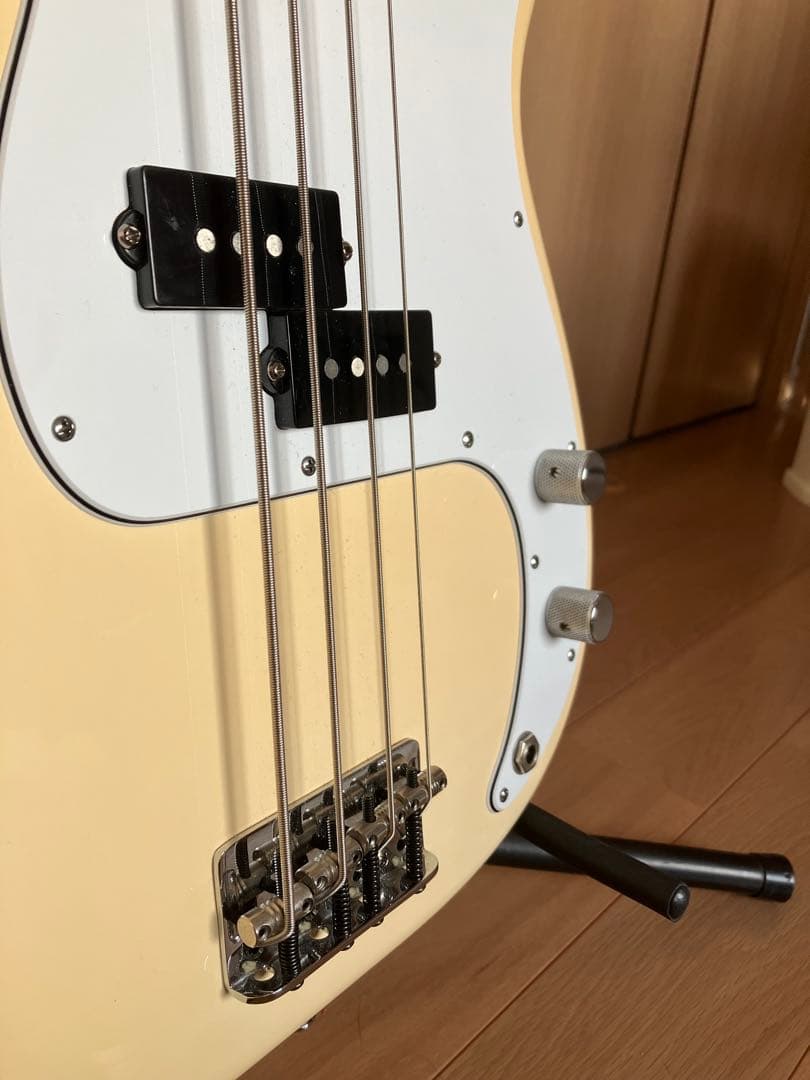 ベース Fender USA Precision Bass 70s FSR
