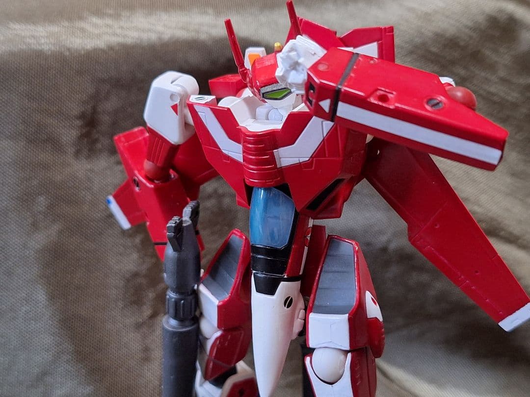 【可変！】三段変形バルキリー　リボルテック