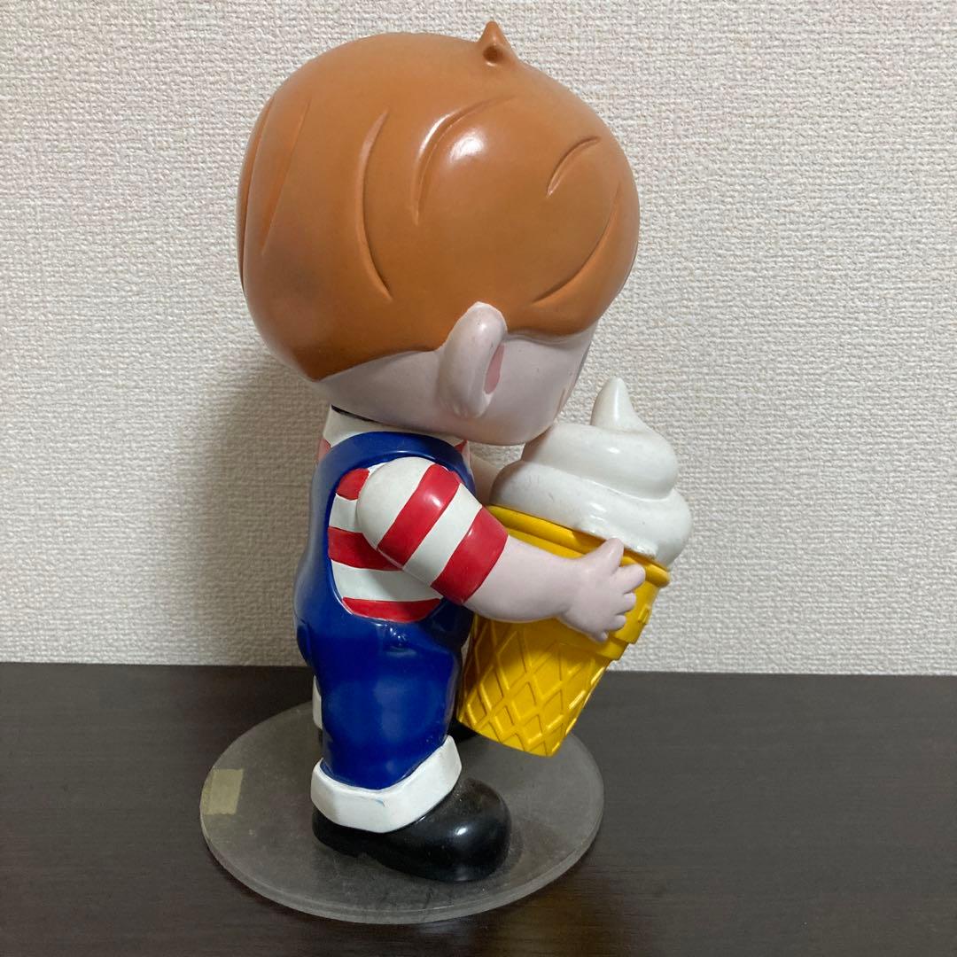 アイスクリームの少年 フィギュア 約30cm