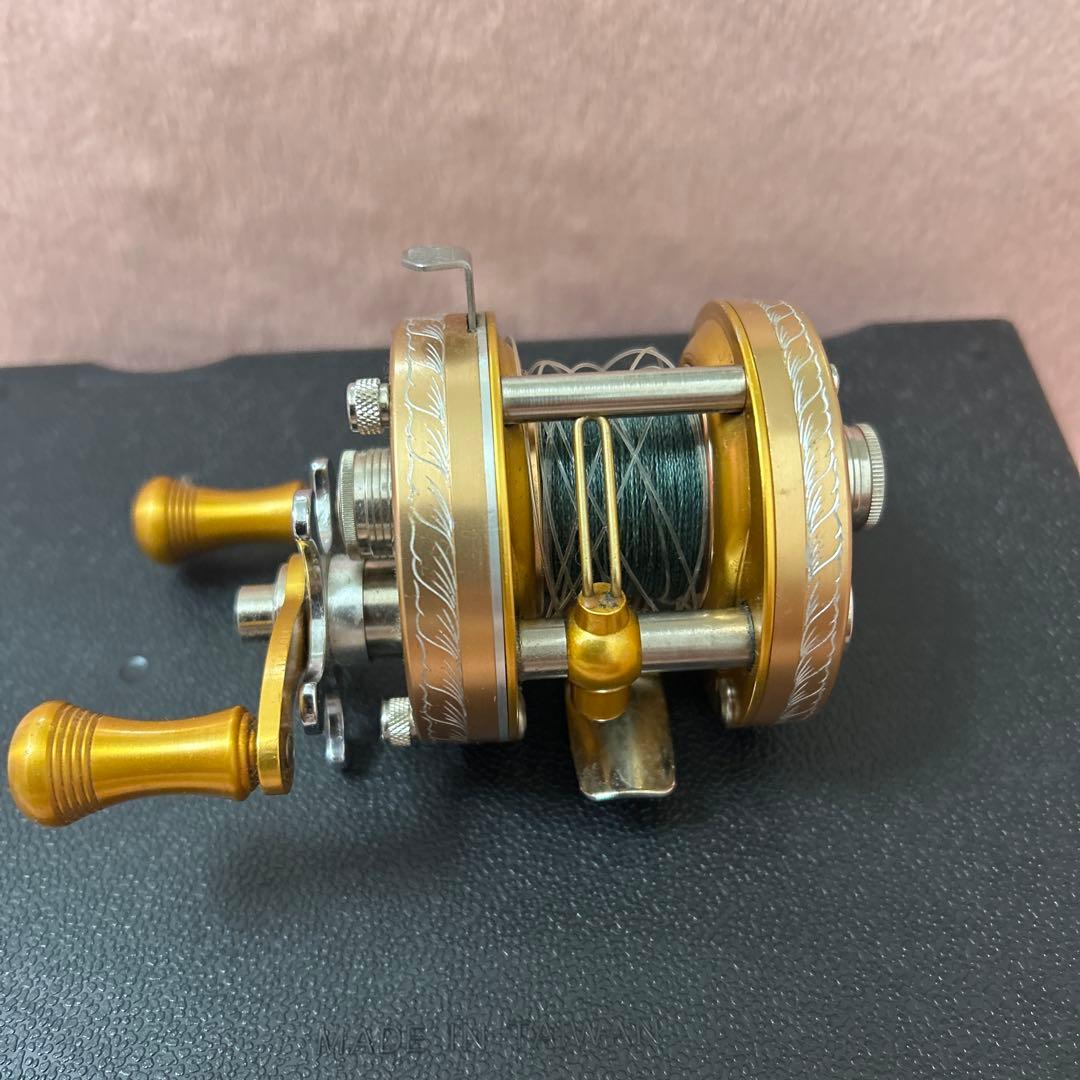 ８日（日）まで出品五十鈴BC600 ベイトリール ゴールド　彫刻加工　メンテ済