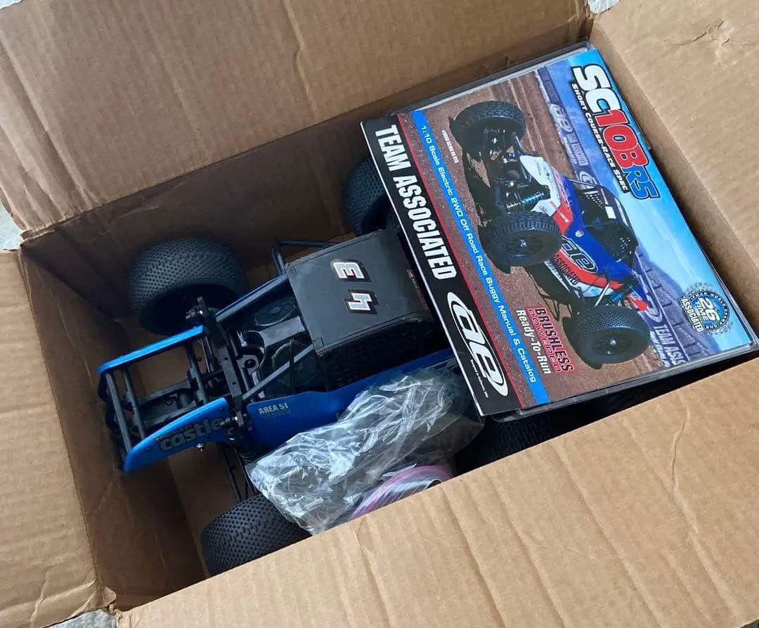 Associate SC10B アソシエイテッド バギーチャンプ トマホーク