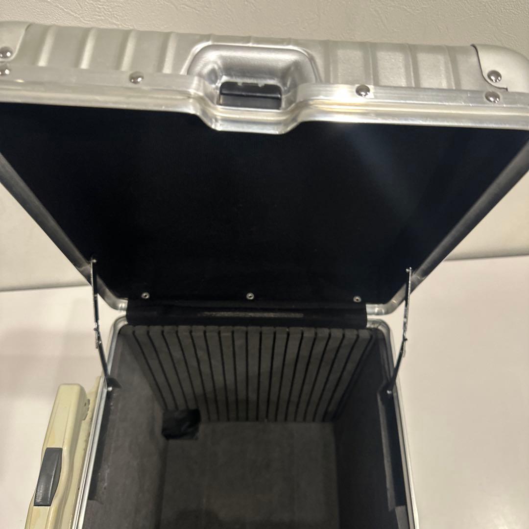 リモワ　RIMOWA IBM別注　アルミケース　(仕切りなし)