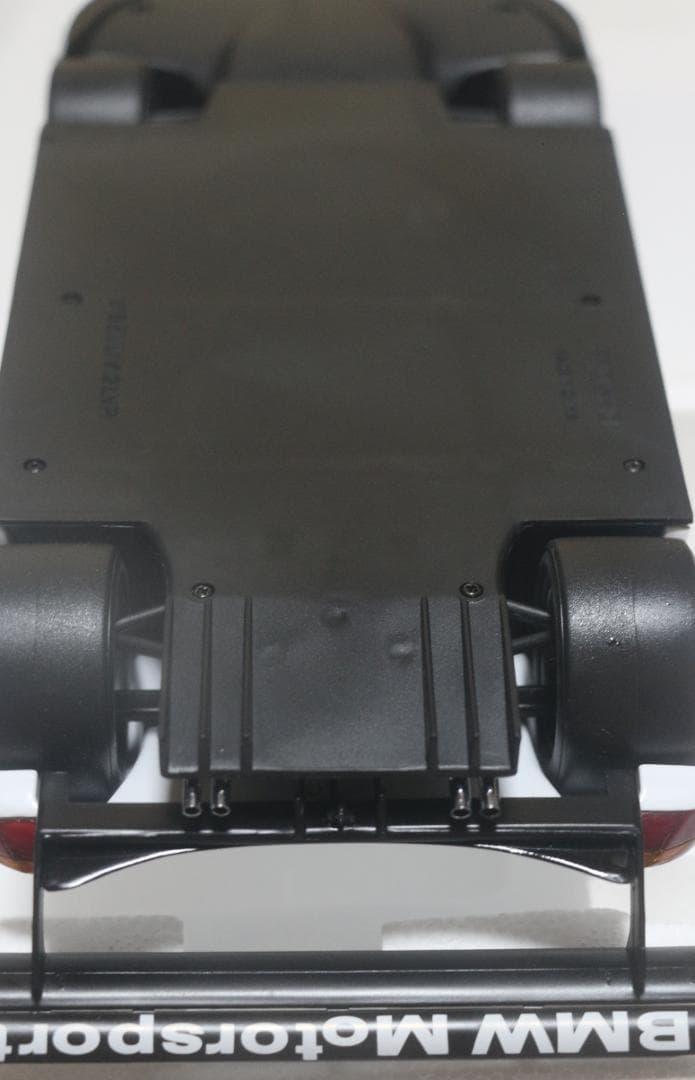 貴重 京商製　Ｖ１２ＬＭＲ　1／１８　１９９９ル・マン２４Ｈ優勝車　中古品