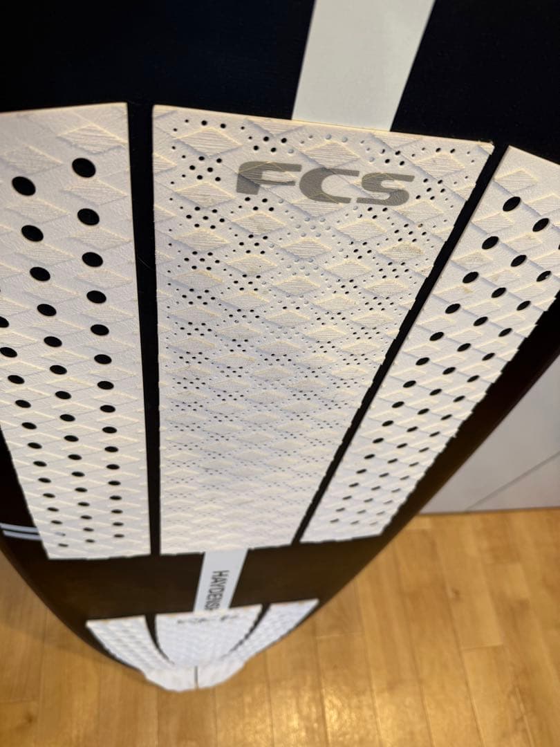 HYPRO KRYPTO 5'6\" ブラック/ホワイトショートボード