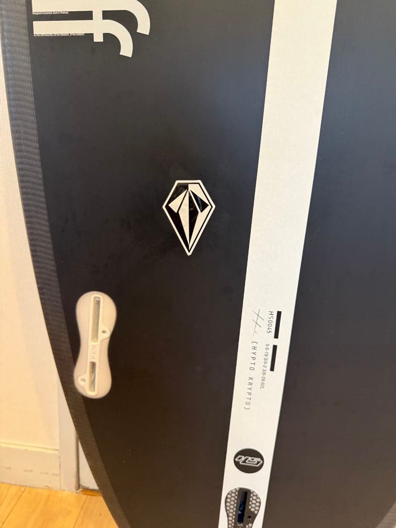 HYPRO KRYPTO 5'6\" ブラック/ホワイトショートボード