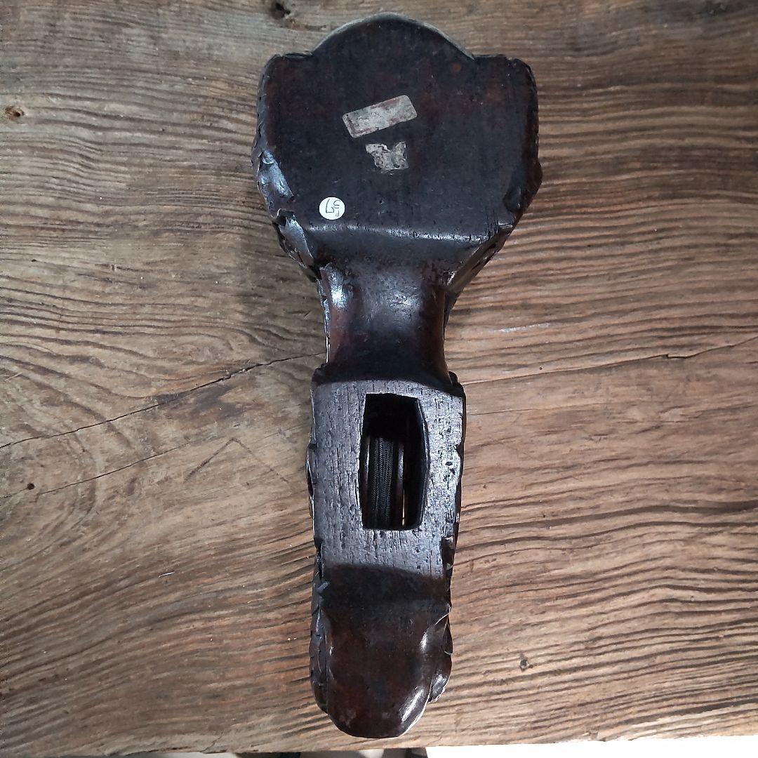 墨壺　「墨壺の美」（慎まれる龍神さま36ページ）