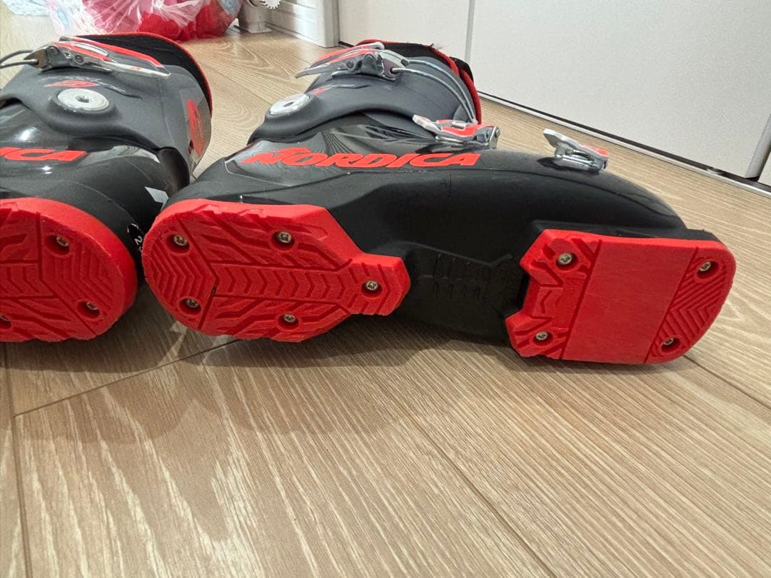 NORDICA ノルディカ ジュニアスキー ブーツスピードマシン J3 23.5