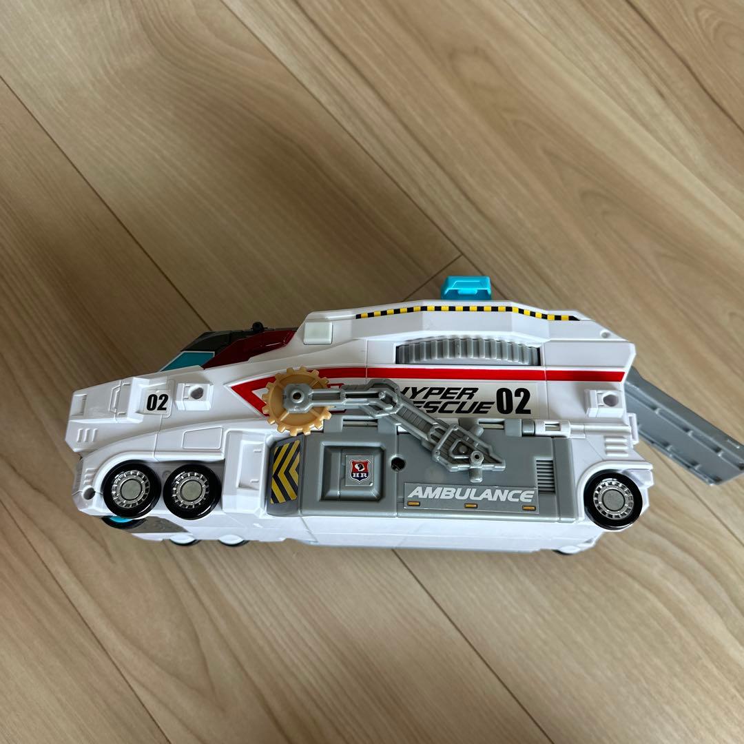 トミカ　ハイパーレスキュー　消防車　救急車