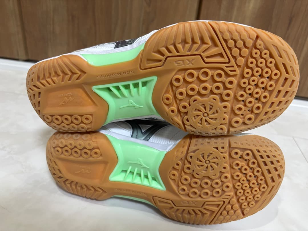 Mizuno ウエーブファングPRO 限定カラーホワイト/ミント23.5cm