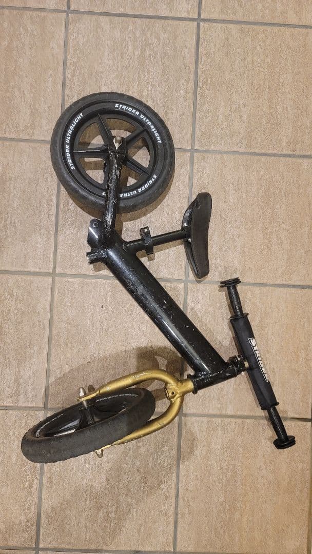 ストライダ　プロ　strider pro ランバイク 黒色　ブラック