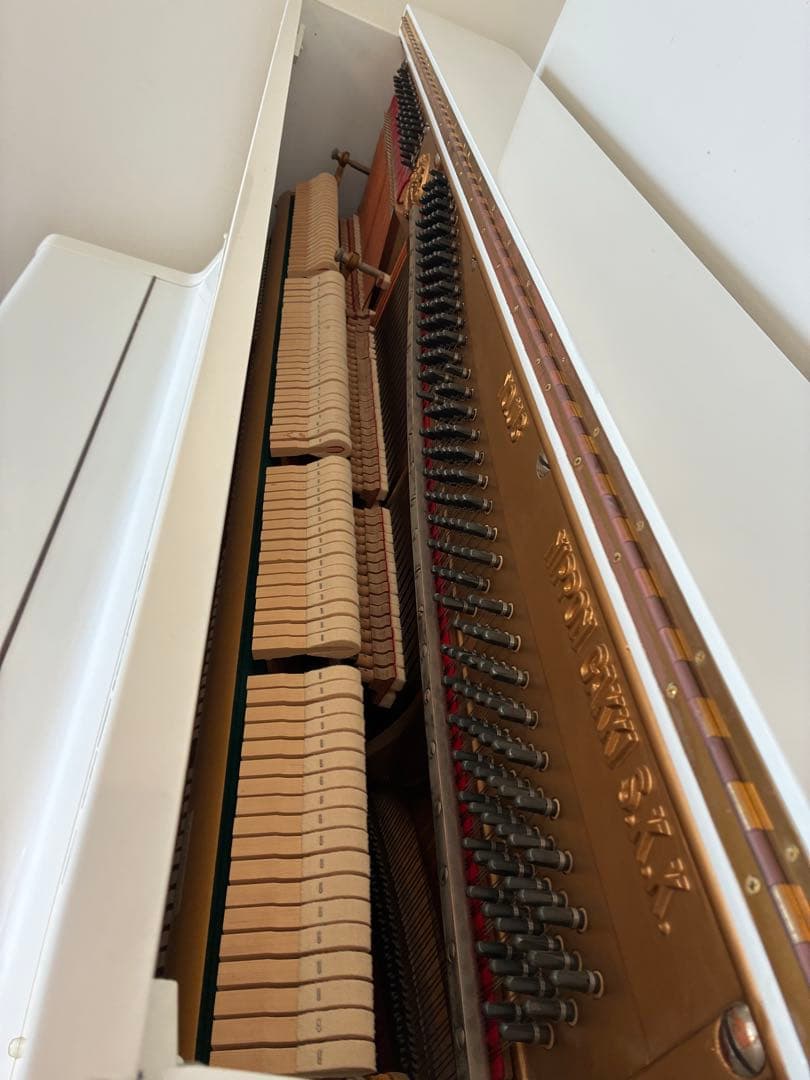 YAMAHA アップライトピアノ ホワイト　NOU-3