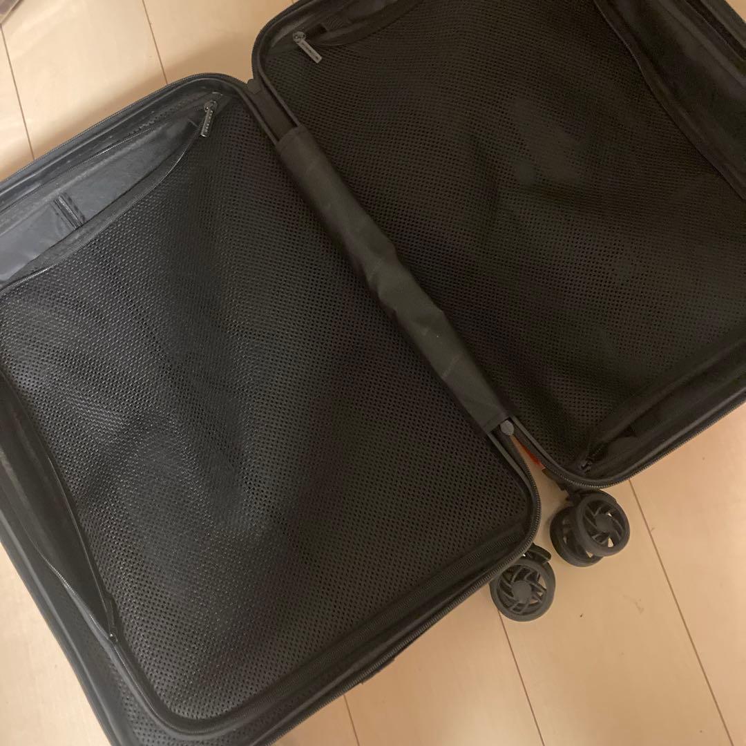 【大幅値下げ致しました】さらに値下げしました。真っ赤な軽量スーツケース