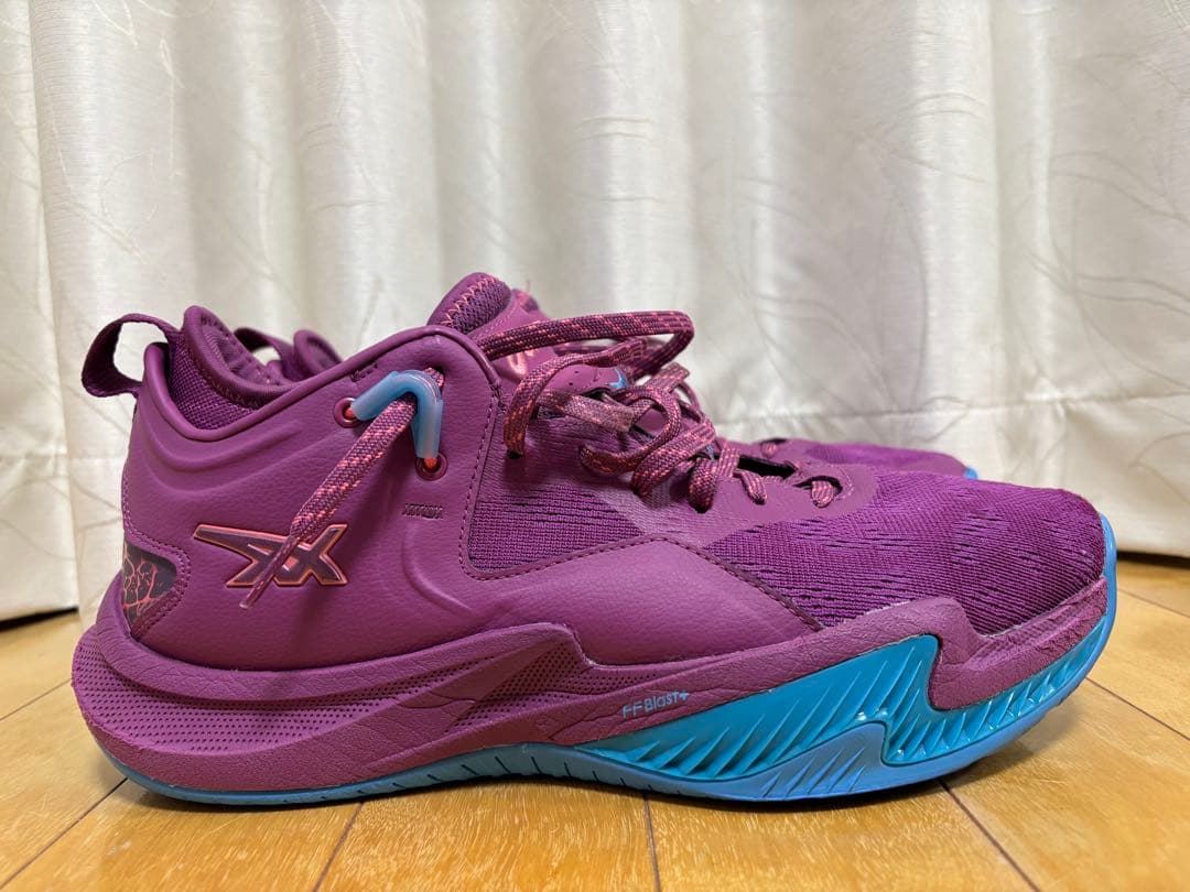 シューズ(男性用) nova surge low 2 28cm