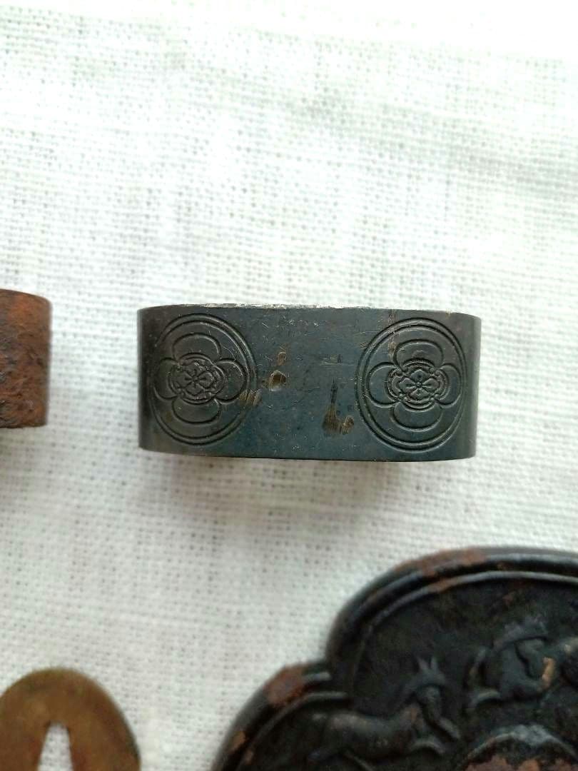 【刀・鍔】つば 馬柄／透かし／花柄／色々まとめて１０個 日本刀装具 武具 骨董