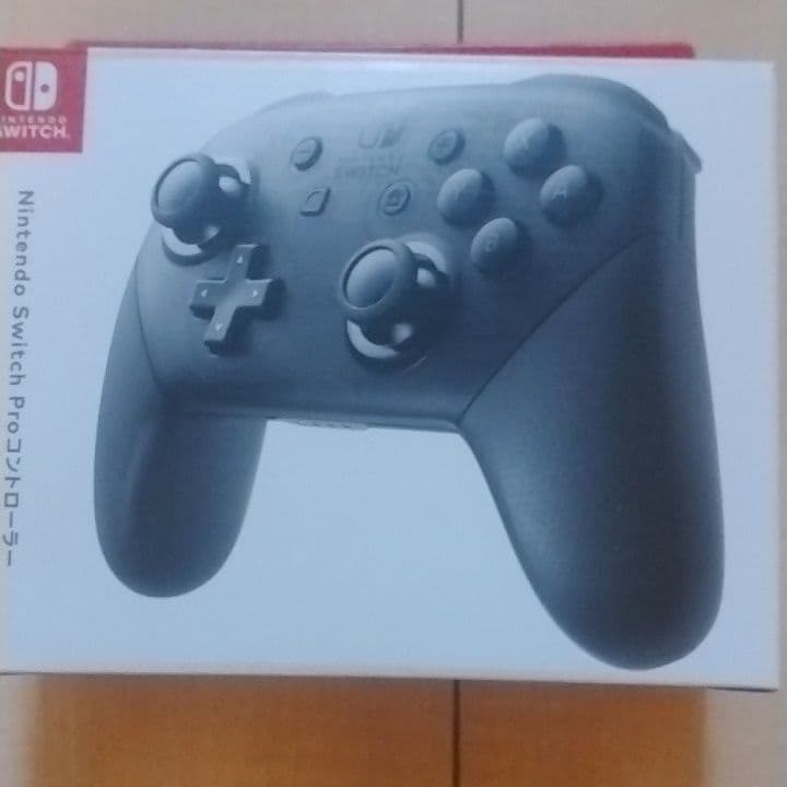 Nintendo SwitchとProコントローラーのセット