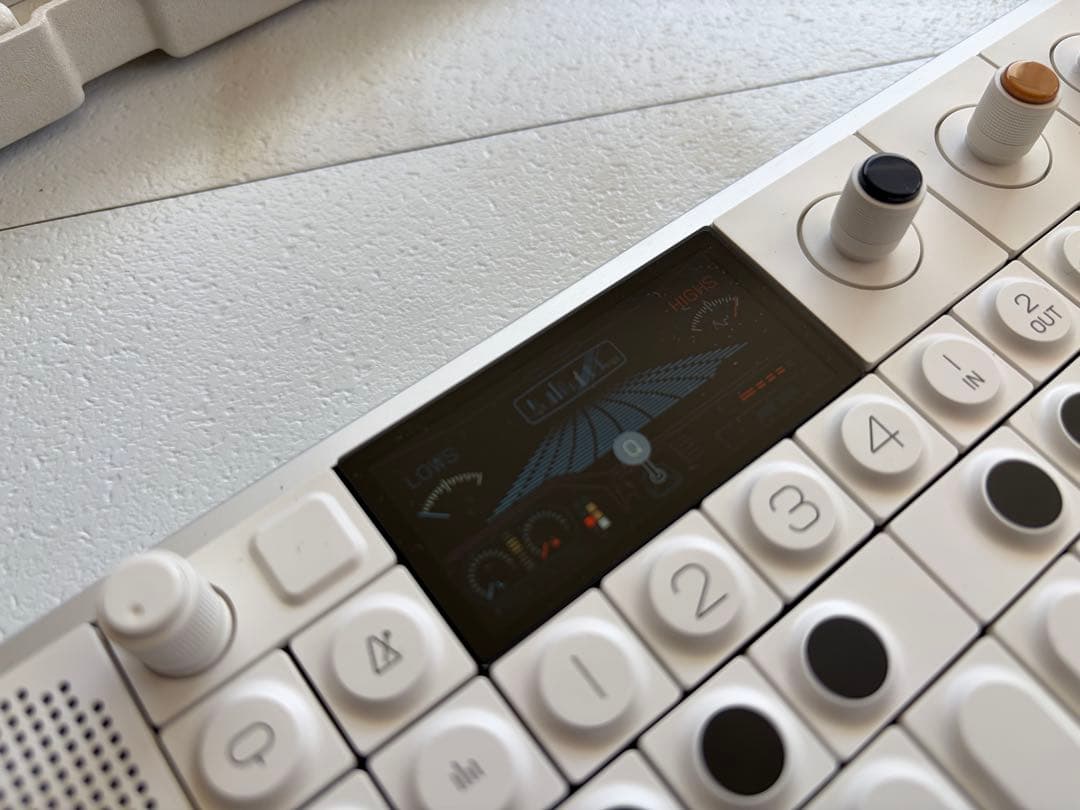 【超美品】Teenage Engineering OP-1 Field カバー付