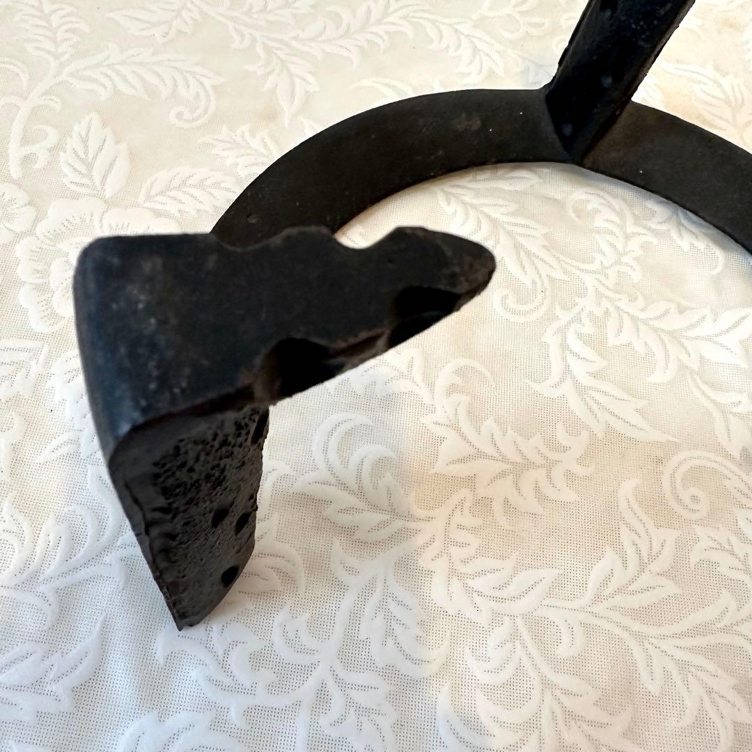 ♦︎未使用品♦︎ 虫喰い 五徳　三つ足　鉄鋳物　茶道具　風炉用