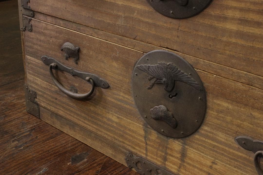 二本松箪笥 二段 前桐 鶴亀金具 古い和箪笥 時代箪笥 古家具/ローボード古民藝